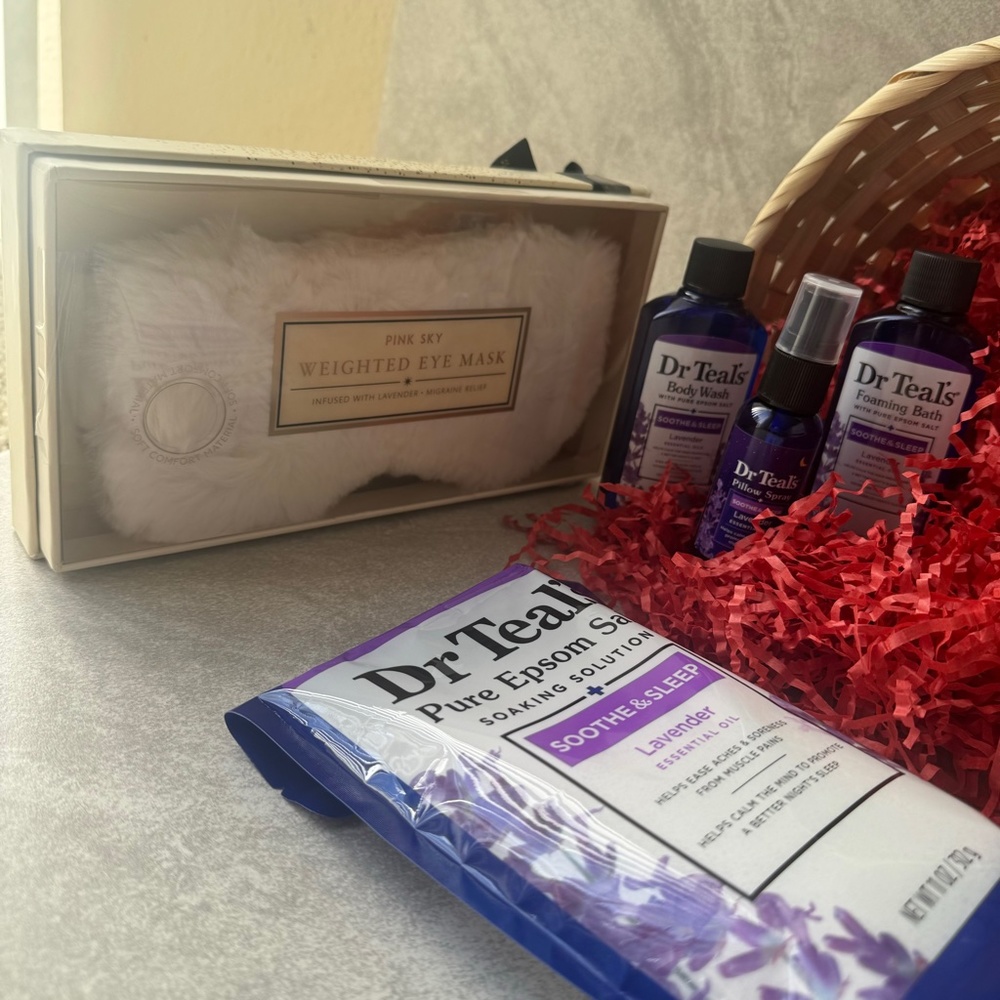 Dr Teal's Sooth & Sleep Lavender Gift Set & Eye Mask - Picture 2 of 2